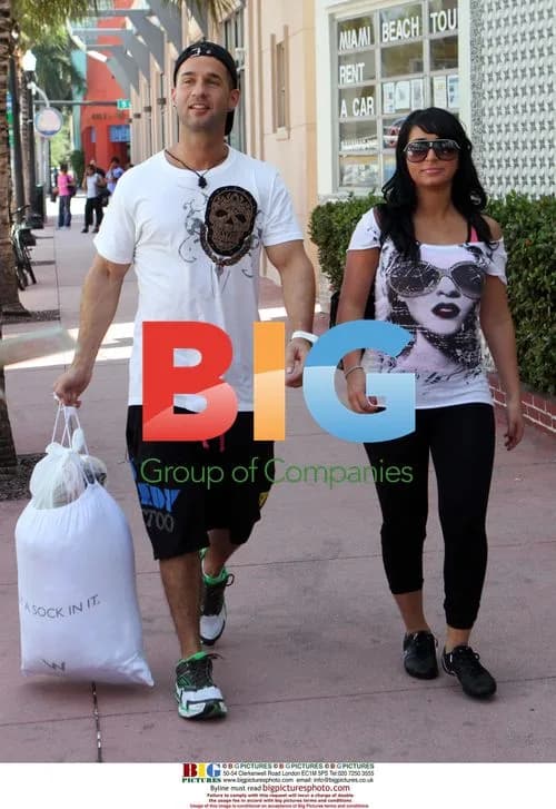 Mike Sorrentino and Angelina Pivarnik Pick Up Laundry