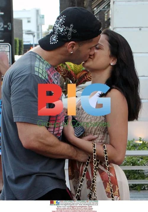 Mike 'The Situation' and Angelina Picking Up Laundry
