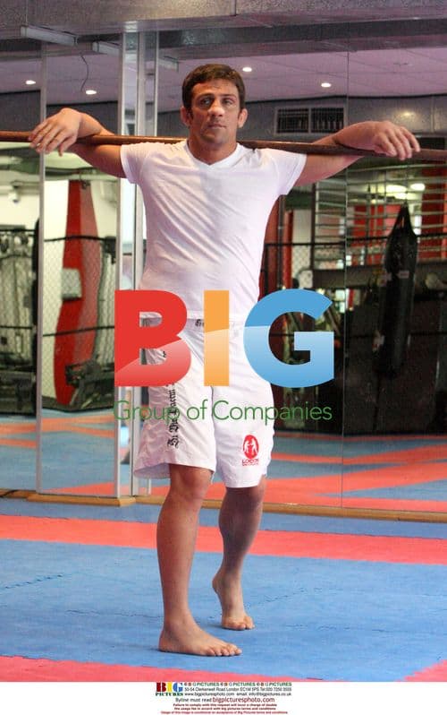 Alex Reid trains in gym in Sydney