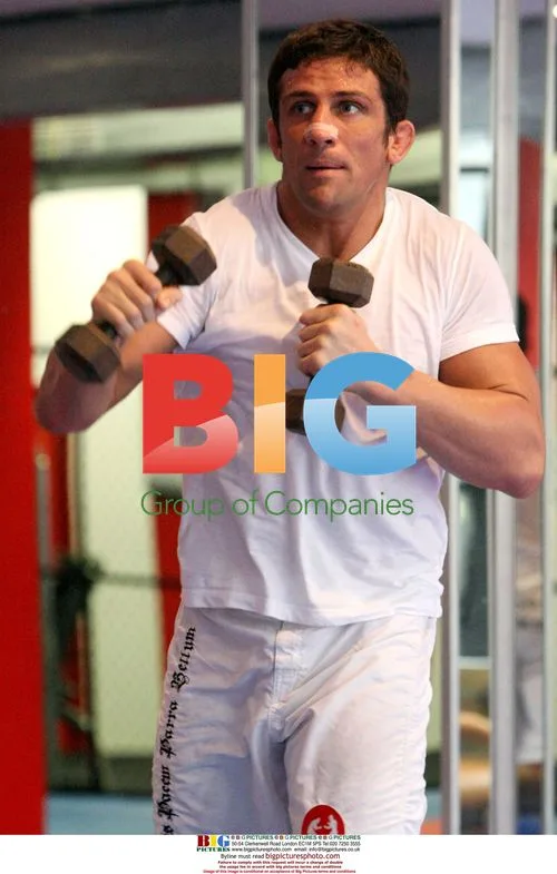 Alex Reid Trains in Sydney Gym