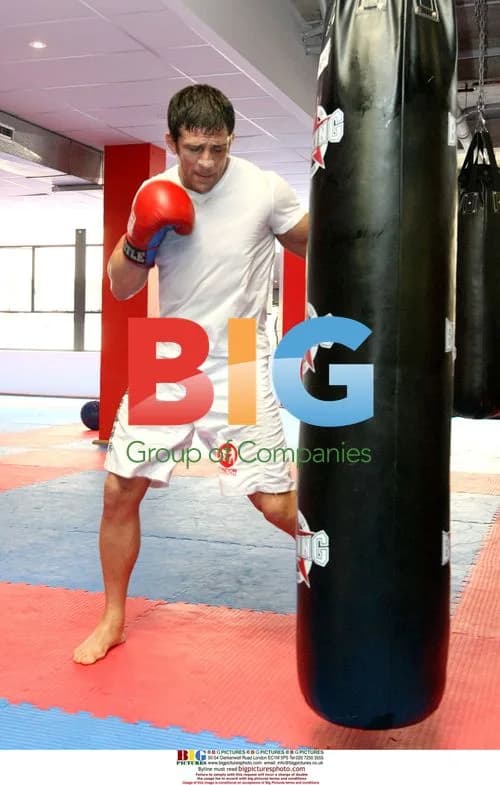 Alex Reid trains in Sydney gym