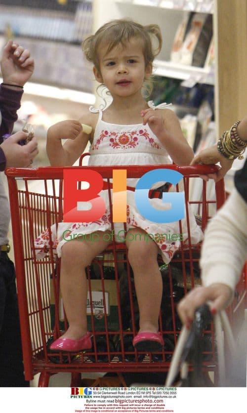 Jessica Alba & Daughter Honor Spotted Shopping