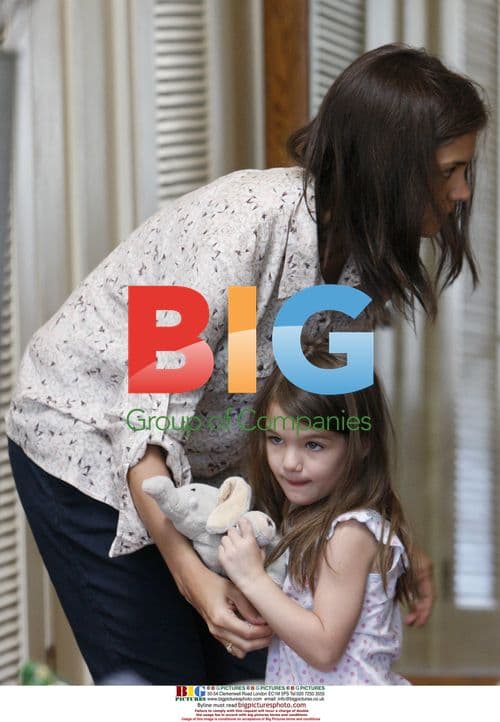 Katie Holmes and Suri Cruise Shopping