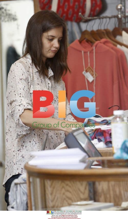 Katie Holmes and Suri Cruise Shopping