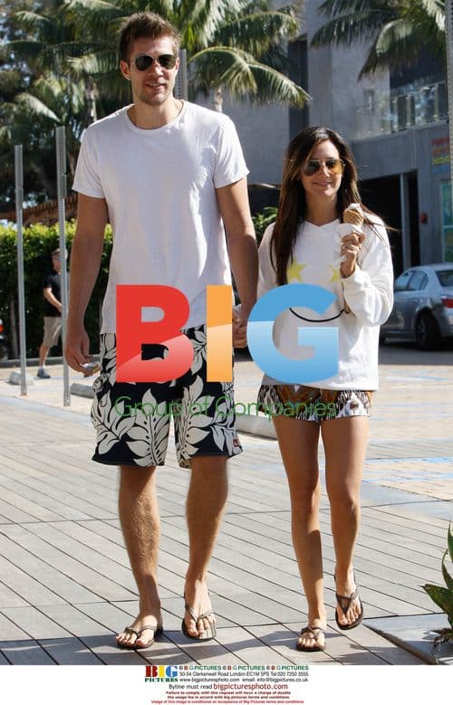 Ashley Tisdale and Scott Speer Shopping in Malibu