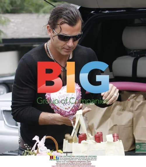 Gavin Rossdale & Sons Shopping for Mother\'s Day
