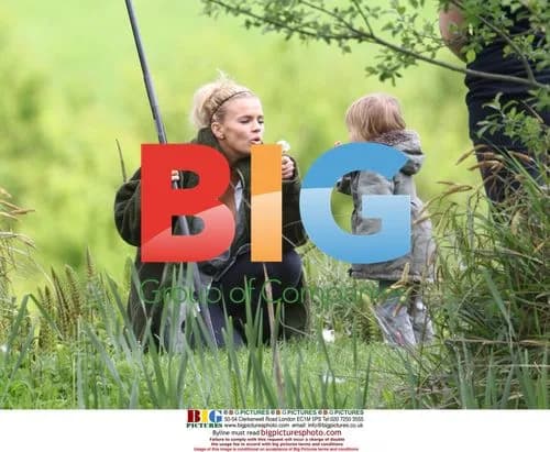 Kerry Katona Fishing with Daughter