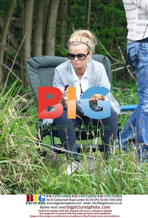 Kerry Katona Fishing with Daughter