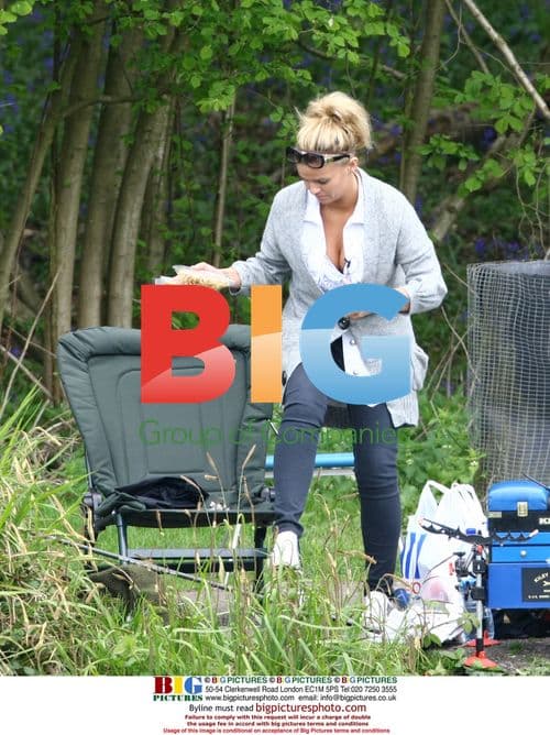 Kerry Katona Fishing with Daughter