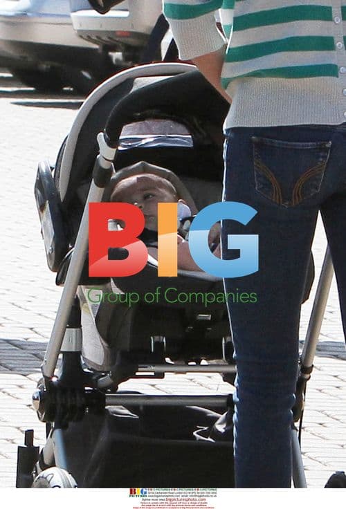 Kourtney Kardashian Shopping with Family in Malibu