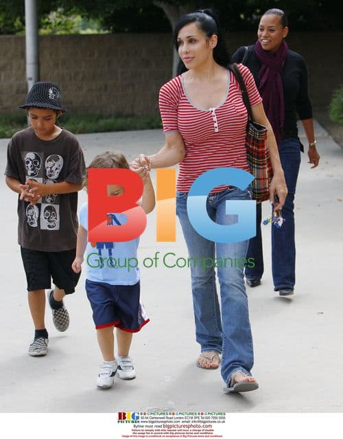 Nadya Suleman at Disney store with kids