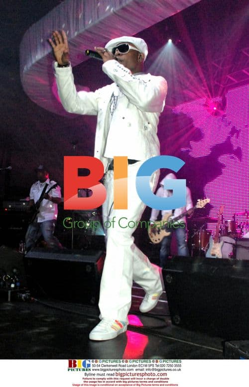 Mint Condition Perform at Southport Weekender