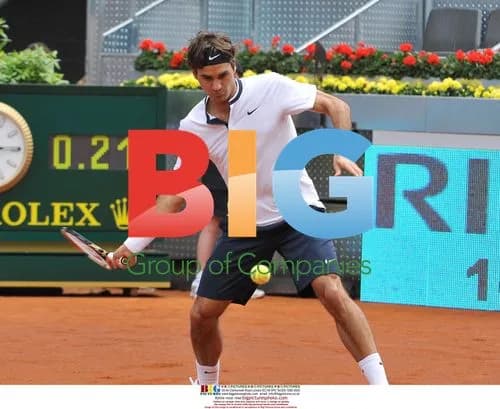Roger Federer defeats Benjamin Becker in Madrid