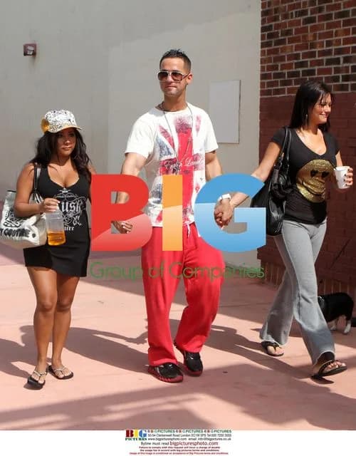 Jersey Shore Cast Walk in Miami