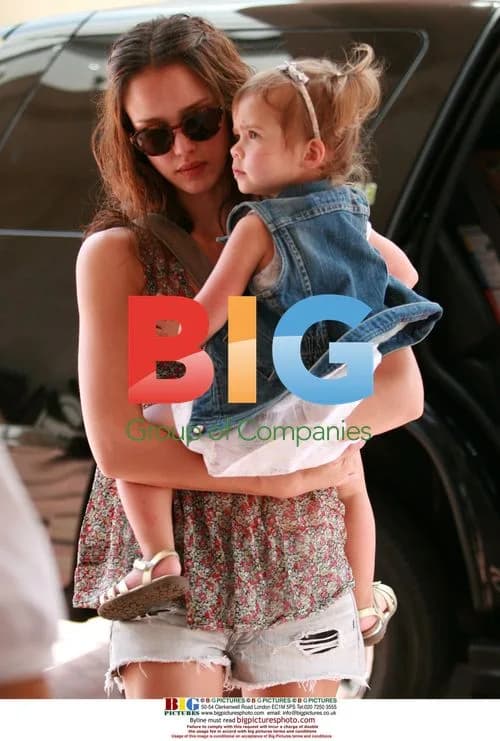 Jessica Alba and Daughter Shopping