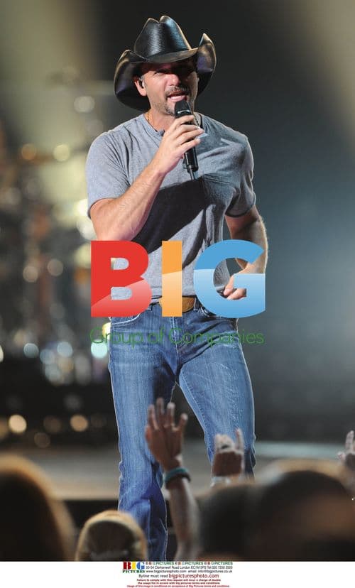 Tim McGraw Performs in West Palm