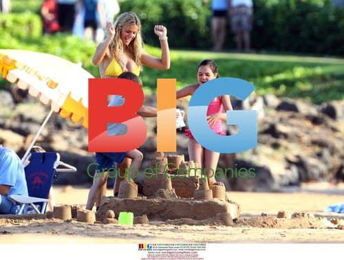 Brooklyn Decker filming scenes on Maui beach