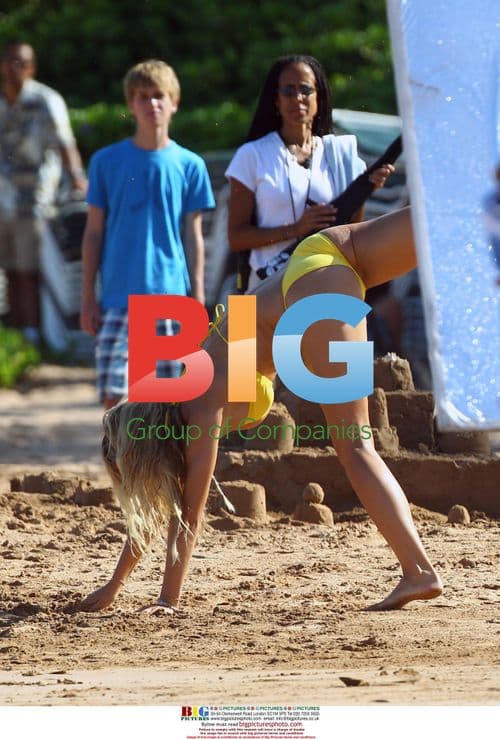 Brooklyn Decker on 'Just Go With It' set in Maui