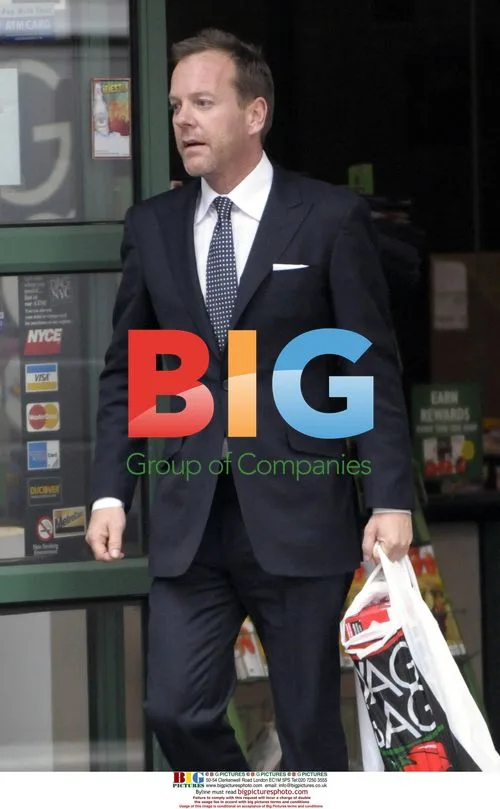 Keifer Sutherland Shopping in East Village