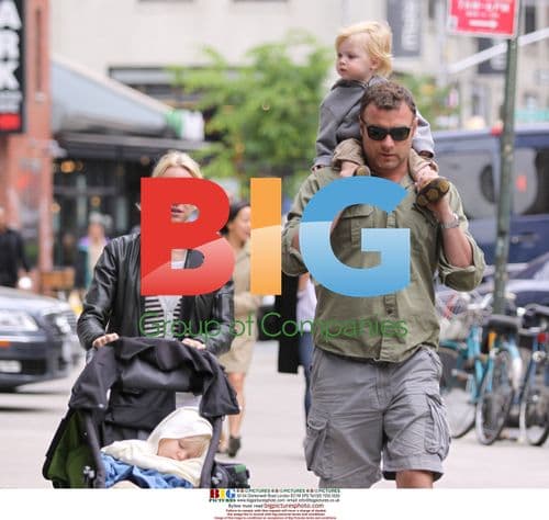 Naomi Watts and Liev Schreiber with sons