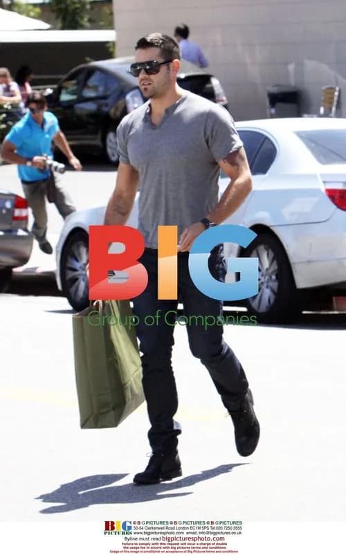 Jesse Metcalfe Shopping in West Hollywood