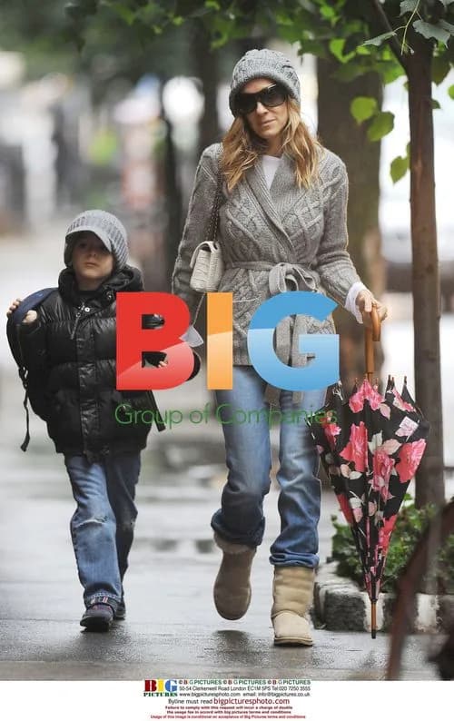 Sarah Jessica Parker takes son to school