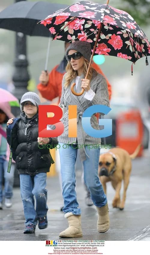 Sarah Jessica Parker Takes Son to School