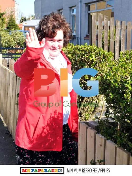 Susan Boyle Gets Personal Lift to Shopping Centre