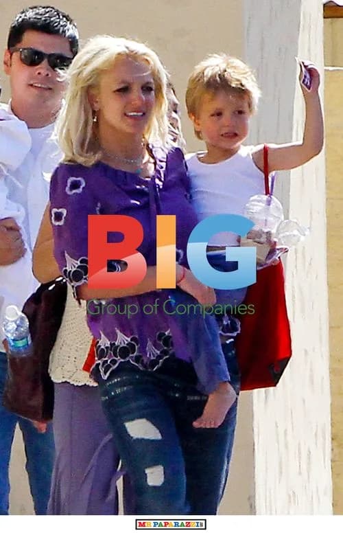 Britney Spears takes sons to karate class