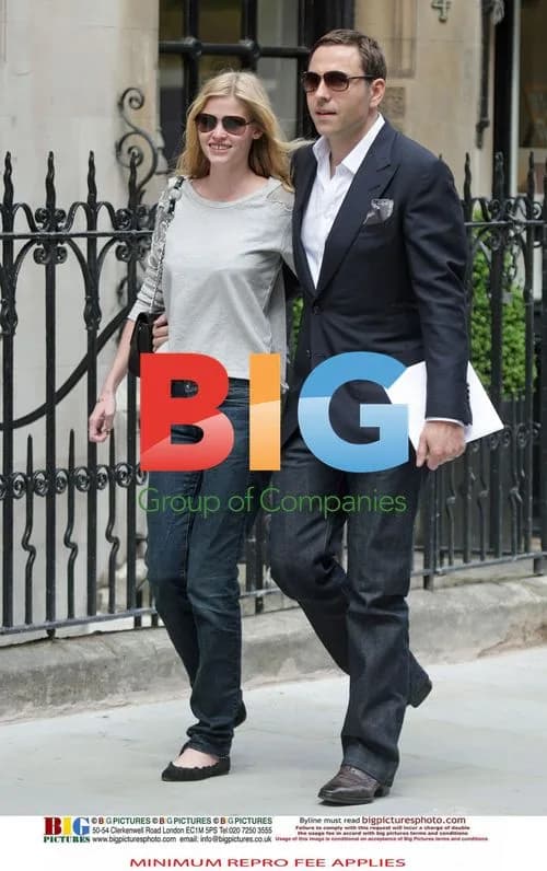 Walliams and Stone leave Cipriani's after lunch