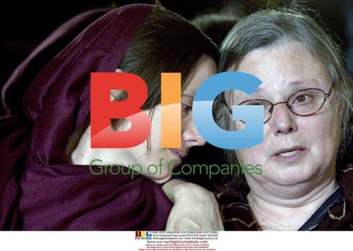 Sarah Shourd with mother in Iran