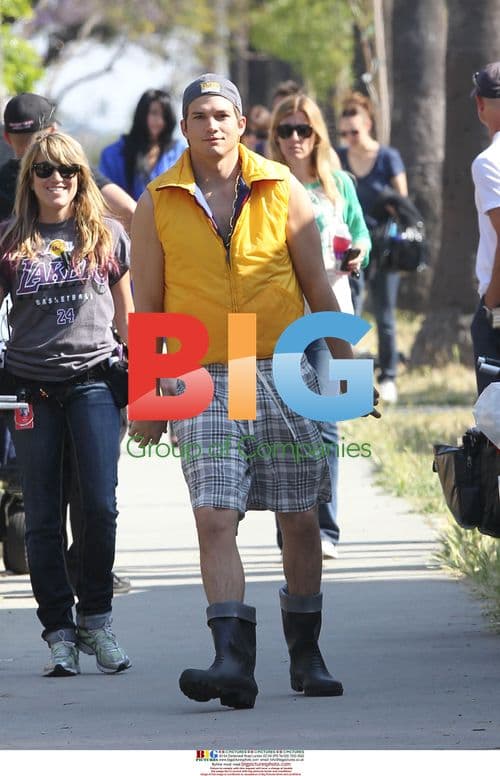 Ashton Kutcher on 'Friends with Benefits' set