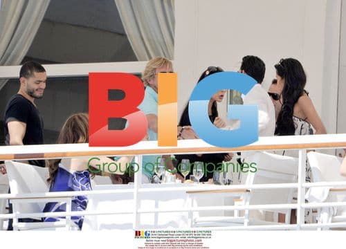 Jennifer Lopez has lunch in France