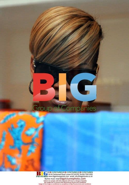 Rihanna Shopping in Dublin, Ireland