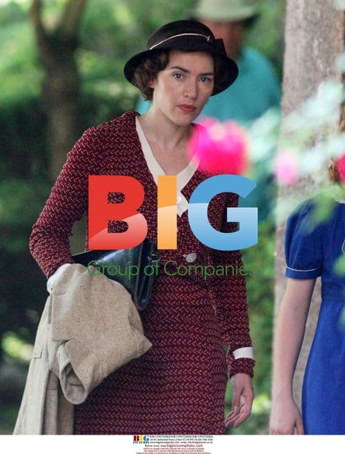 Kate Winslet on set of "Mildred Pierce"