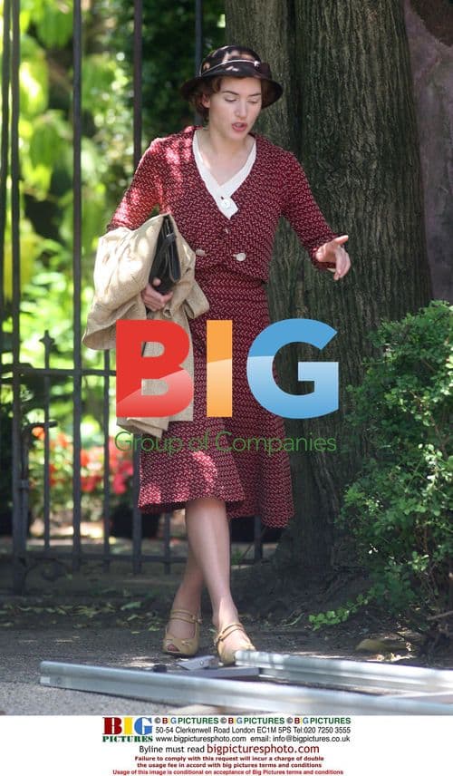 Kate Winslet on set of "Mildred Pierce"