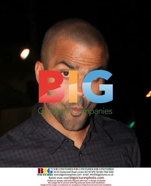 Tony Parker and Eva Longoria leave restaurant