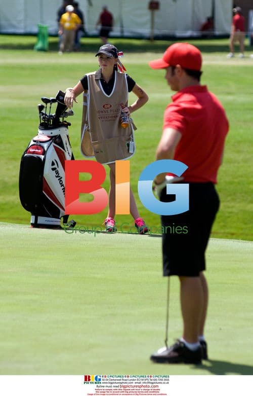 Kellie Martin caddies for Kevin Jonas at Crowne Plaza Invitational