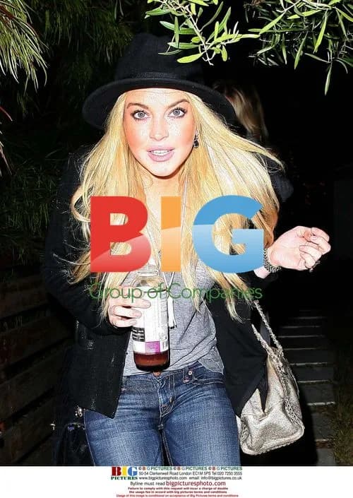 Lindsay Lohan Leaving Los Angeles Home