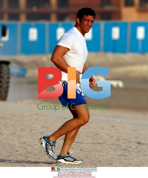 Alex Reid Training on Beach