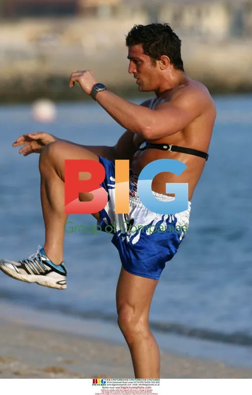 Alex Reid Training on Beach