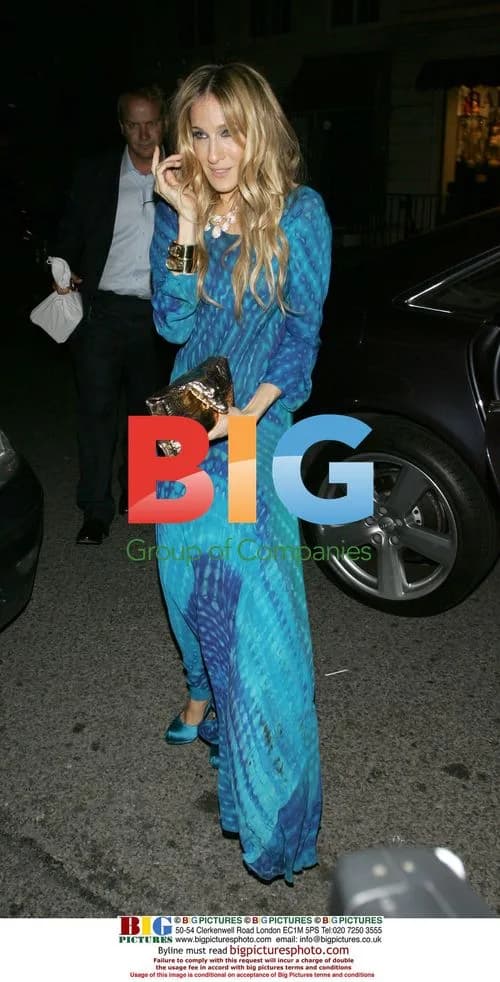 Sarah Jessica Parker Returns to Hotel