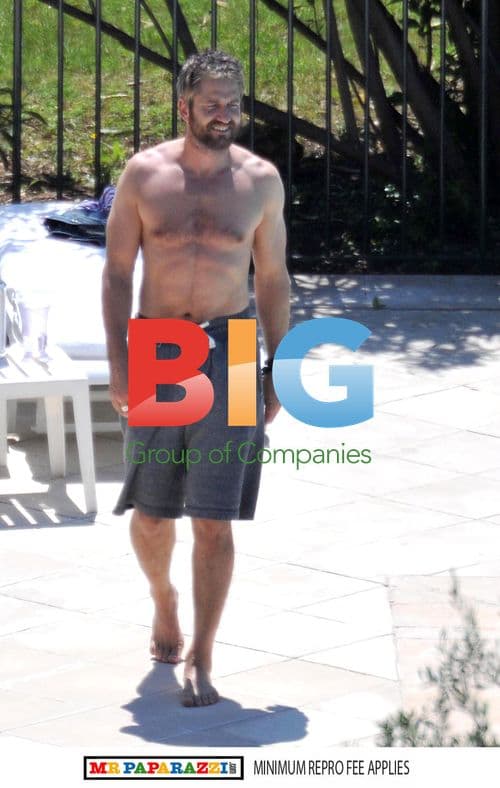 Gerard Butler and Laurie Cholewa Intimate Moment