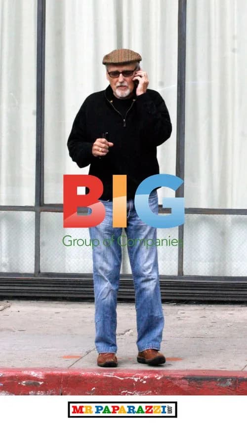 Dennis Hopper visits medical marijuana clinic