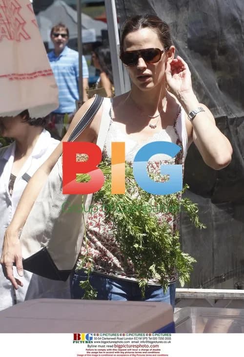Jennifer Garner at Farmers Market