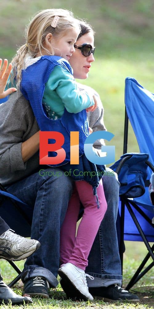 Jennifer Garner at Soccer Game with Daughters