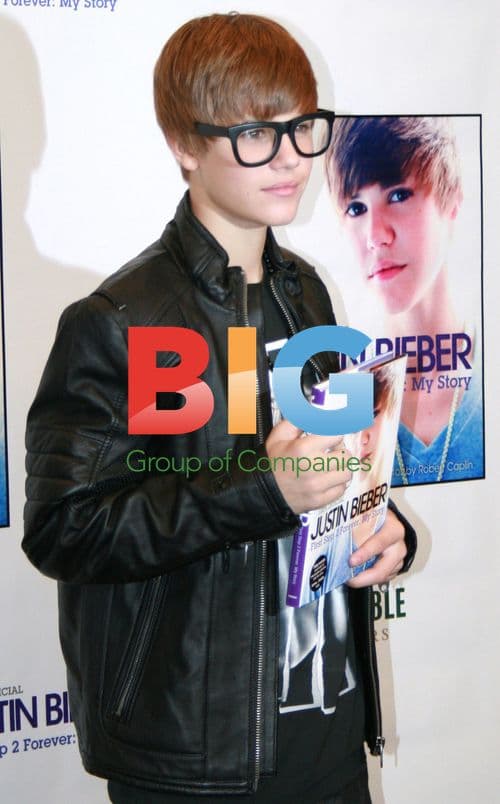 Justin Bieber at Barnes & Noble Halloween Appearance