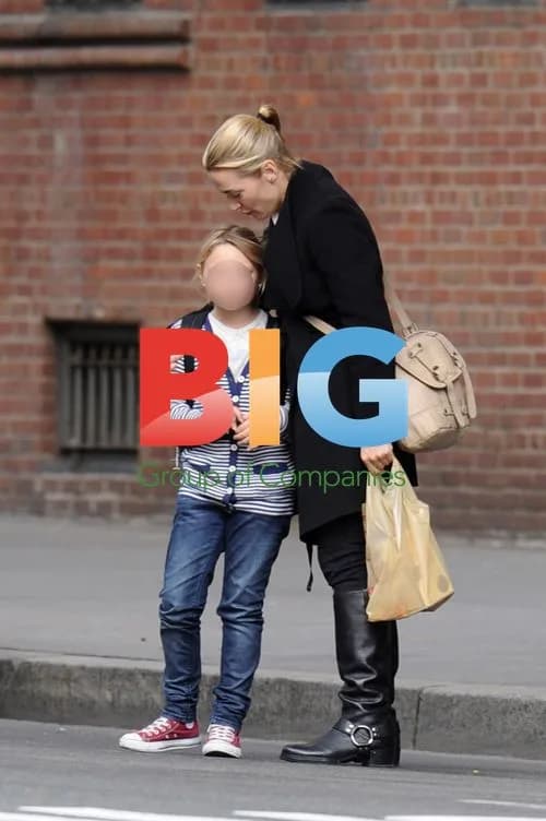 Kate Winslet and daughter Mia in Manhattan