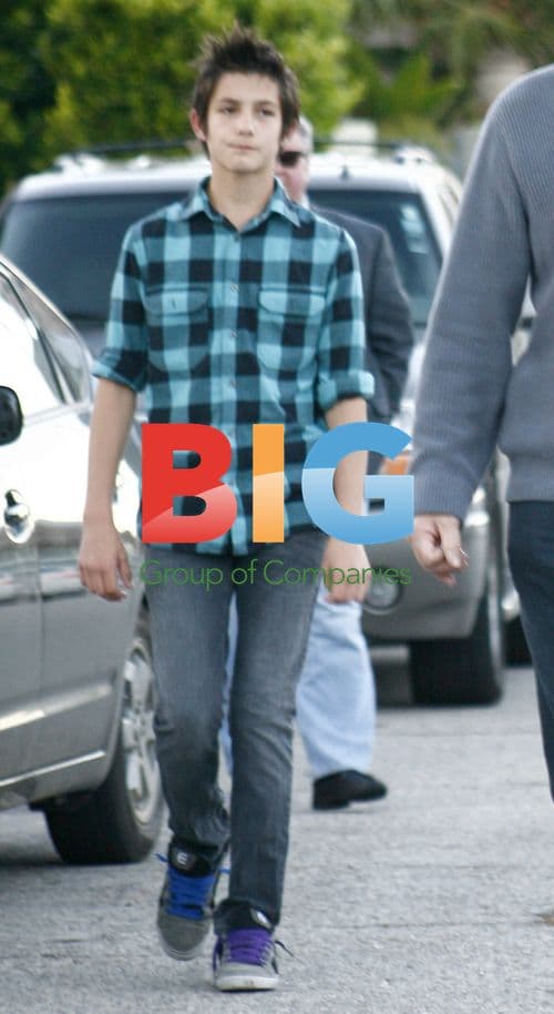 Timothy Dalton leaves Oksana Grigorieva's house