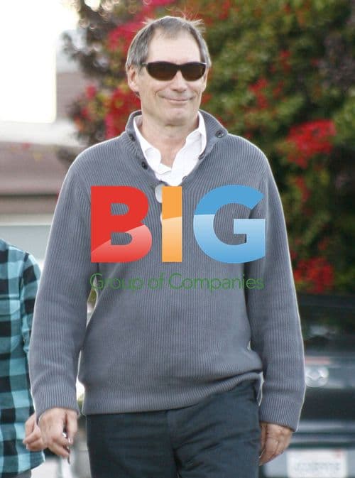 Timothy Dalton leaves Oksana Grigorieva\'s house